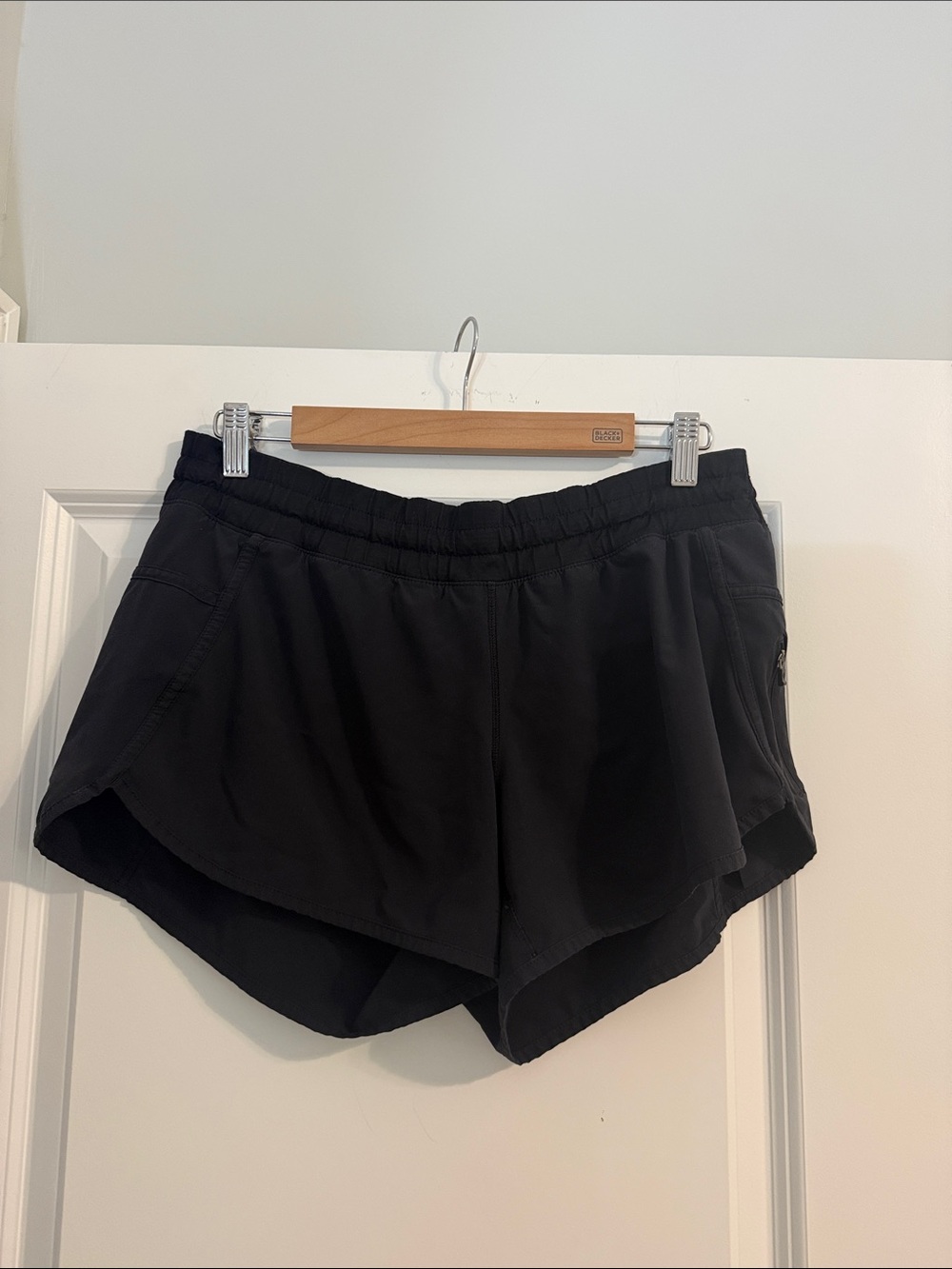 LULU LEMON Black Women’s Athletic Shorts